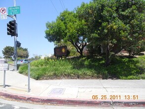 10261 Black Mountain Rd in San Diego, CA - Building Photo - Building Photo
