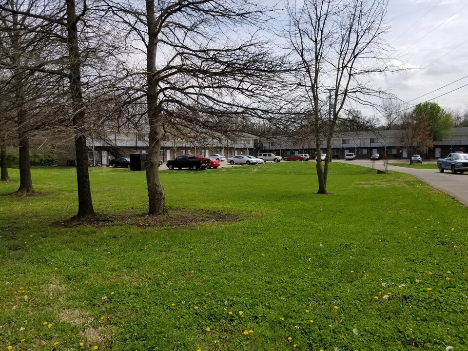 Cottonwood Apartments II in Madison, TN - Building Photo