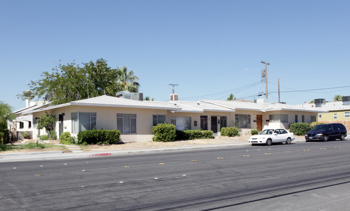 912-918 E Bridger Ave in Las Vegas, NV - Building Photo