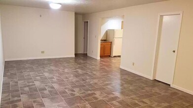 701 W 4th St-Unit -Lower in Gillette, WY - Building Photo - Building Photo