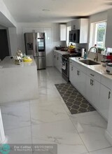8450 NW 185th St in Hialeah, FL - Building Photo - Building Photo