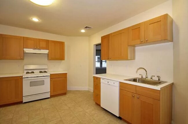 345 Seaver St in Boston, MA - Building Photo - Building Photo