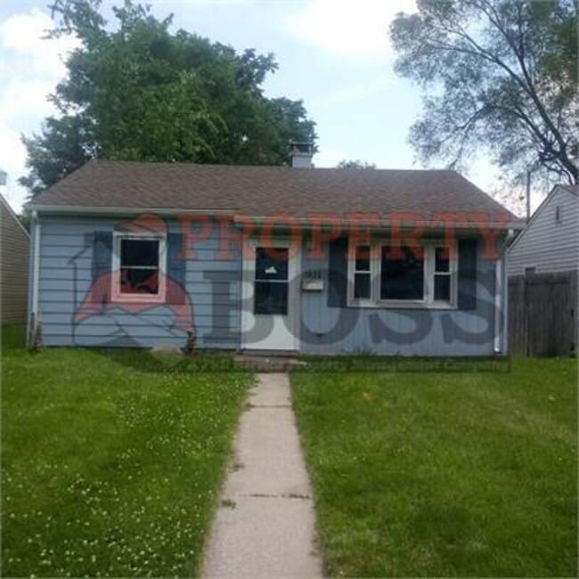 property at 7621 Chestnut Ave