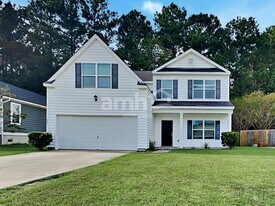 423 Sablewood Dr in Huger, SC - Building Photo