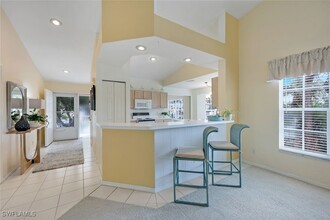 736 Wiggins Lake Dr in Naples, FL - Building Photo - Building Photo