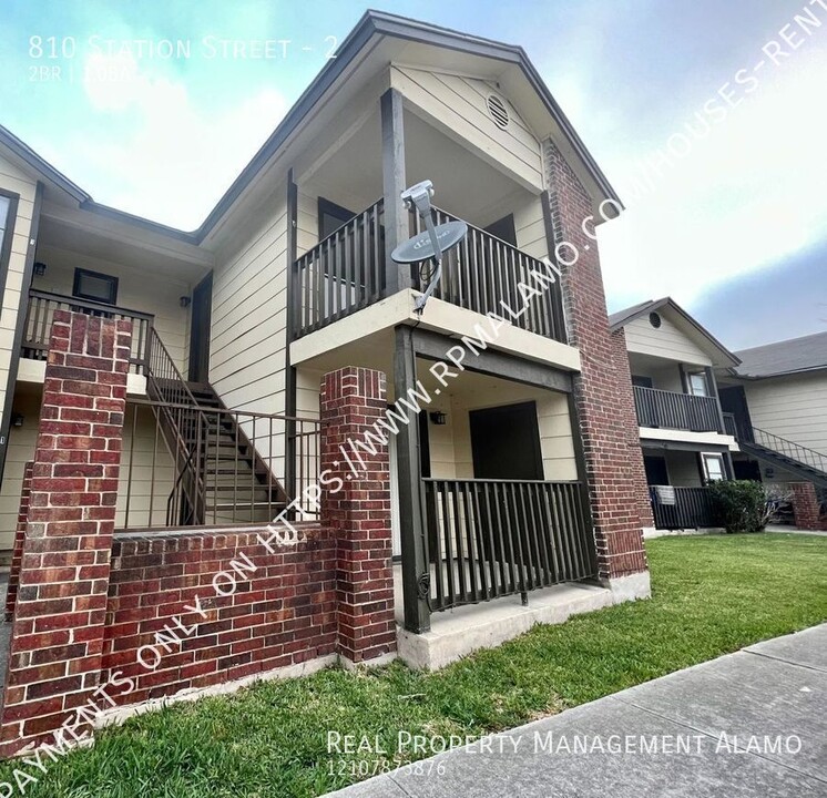 810 Station St in Converse, TX - Building Photo