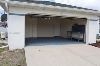 3320 SW 11th Ave in Cape Coral, FL - Building Photo - Building Photo