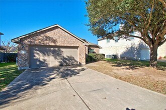 123 Aguilar Dr in Hutto, TX - Building Photo - Building Photo