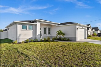 2481 NW 9th St in Cape Coral, FL - Building Photo - Building Photo