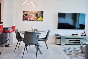 1080 Brickell Ave in Miami, FL - Building Photo