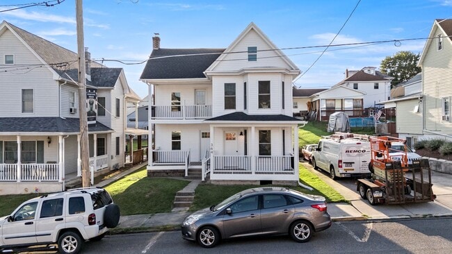 property at 364 S 3rd St