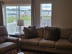 74 Painters Wy in Pottstown, PA - Building Photo