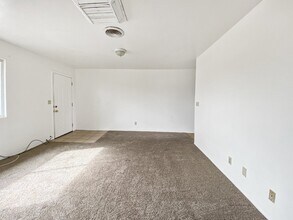 213 N Alvord St in Ridgecrest, CA - Building Photo - Building Photo