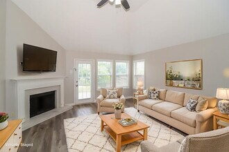 8891 Hidden Springs Cove in Memphis, TN - Foto de edificio - Building Photo