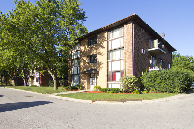 Parkview Apartments in Bensenville, IL - Building Photo - Building Photo