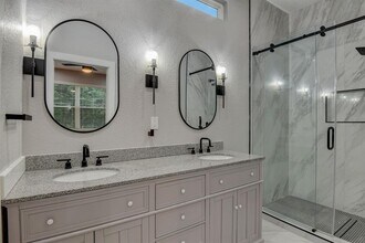 2507 Rogge Ln in Austin, TX - Building Photo - Building Photo