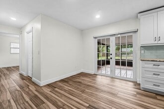 5282 2nd Rd in Greenacres, FL - Building Photo - Building Photo