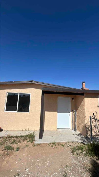 10332 10th Ave in Hesperia, CA - Building Photo