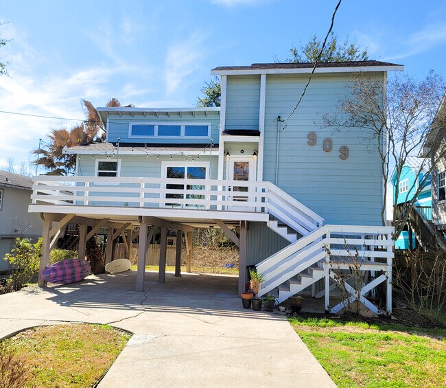 909 Dogwood Rd Rentals in Kemah, TX