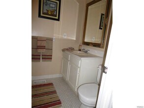 36 Homestead Village Dr in Warwick, NY - Building Photo - Building Photo