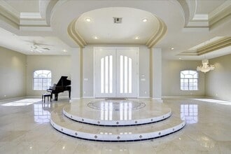 8704 E Los Gatos Dr in Scottsdale, AZ - Building Photo - Building Photo