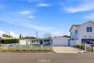 2590 Willo Ln in Costa Mesa, CA - Building Photo