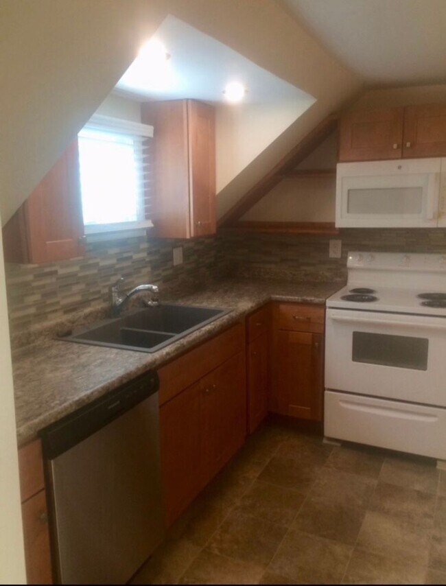 158 Main St in Winooski, VT - Foto de edificio - Building Photo