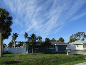 4188 Pompano Rd in Venice, FL - Building Photo - Building Photo