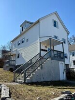 205 Shaw St in New London, CT - Building Photo