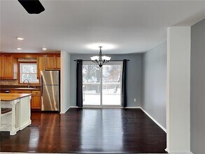 412 Harold Dr in Burnsville, MN - Building Photo - Building Photo