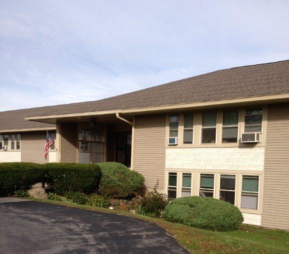 Country Club Apartments in Baldwinsville, NY - Building Photo