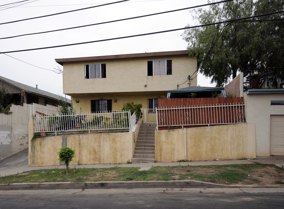 2522-2526 Alcazar St in Los Angeles, CA - Building Photo