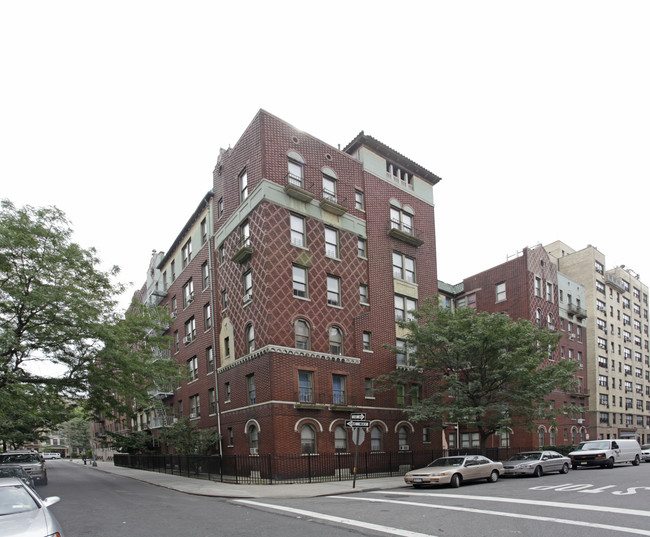 49 E 19th St in Brooklyn, NY - Building Photo - Building Photo