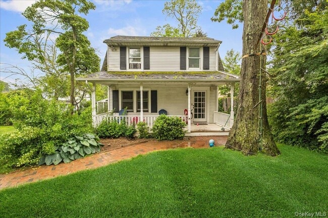 1 Finnin Pl in Bayville, NY - Foto de edificio - Building Photo