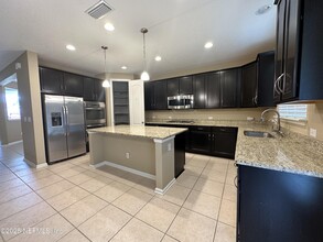 4578 Silverthorn Dr in Jacksonville, FL - Building Photo - Building Photo