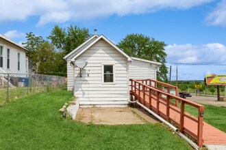 223 16th Pl in Clinton, IA - Building Photo - Building Photo