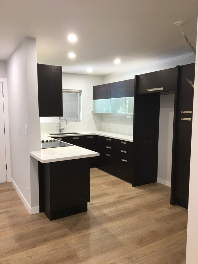 5300 Fairview Blvd, Unit 6 in Los Angeles, CA - Building Photo - Building Photo