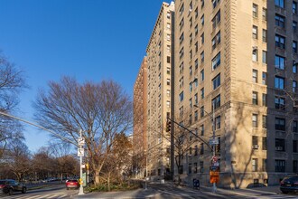 325 Riverside Dr in New York, NY - Building Photo - Building Photo