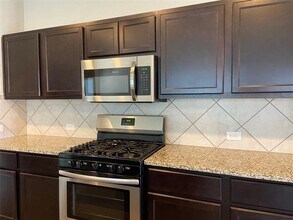2217 Baugh Rd in Austin, TX - Building Photo - Building Photo