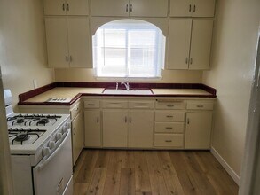 1536-38 Locust Ave in Long Beach, CA - Building Photo - Interior Photo