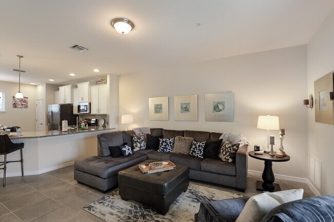 8653 Karpeal Dr, Unit 1104 in Sarasota, FL - Foto de edificio - Building Photo