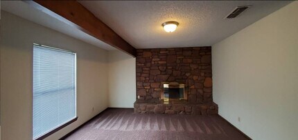 5112 Shadylane Dr in Midland, TX - Foto de edificio - Building Photo