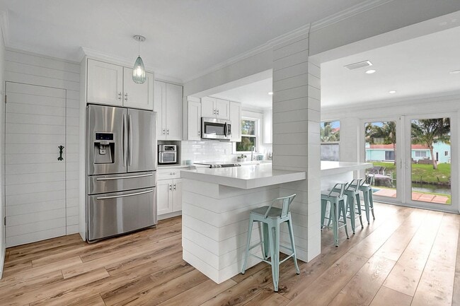 3101 Canal Dr in Boynton Beach, FL - Foto de edificio - Building Photo