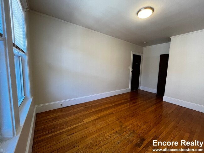 155 Summer St, Unit 12AR in Somerville, MA - Building Photo - Building Photo