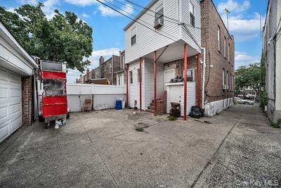 32-48 84th St-Unit -2nd floor in Queens, NY - Building Photo - Building Photo