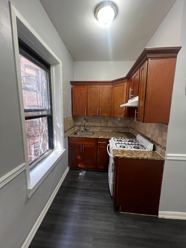 449 Mt Prospect Ave