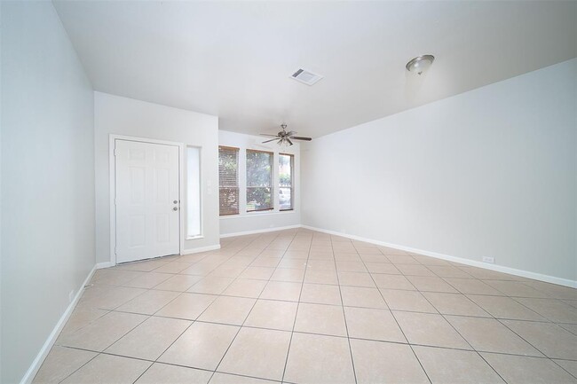 13111 S Bellaire Estates Dr in Houston, TX - Building Photo - Building Photo
