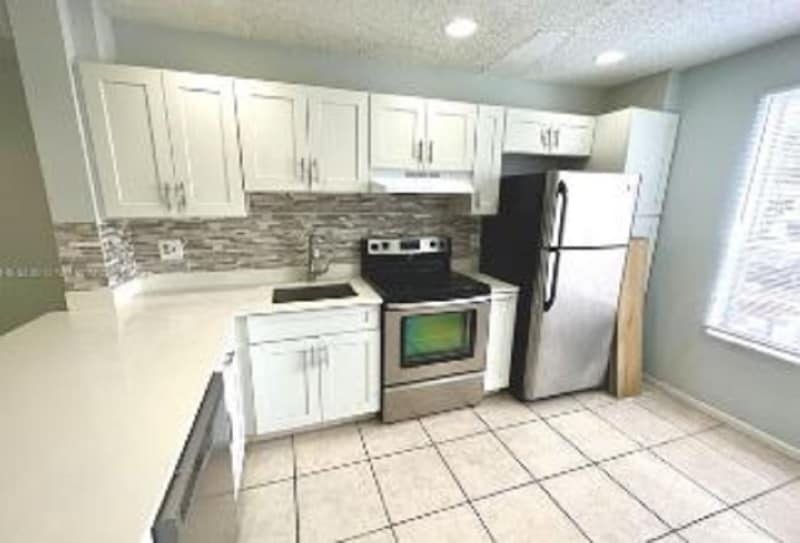 8057 SW 21st Ct in Miramar, FL - Building Photo