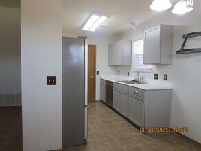 305 E Seminole St in Geronimo, OK - Building Photo - Building Photo
