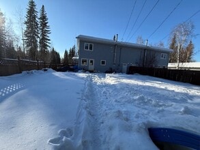 1665 Old Pioneer Way in Fairbanks, AK - Building Photo - Building Photo